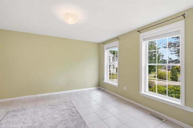 14 Sweet William Circle, Nashua, NH 03062