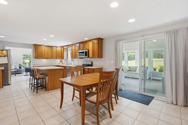 14 Sweet William Circle, Nashua, NH 03062