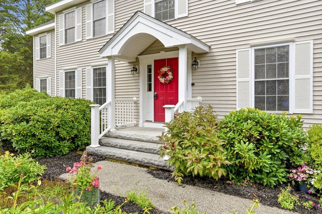14 Sweet William Circle, Nashua, NH 03062