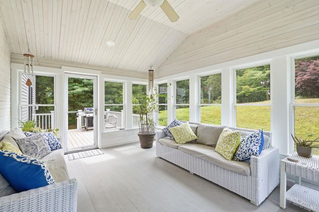 14 Sweet William Circle, Nashua, NH 03062