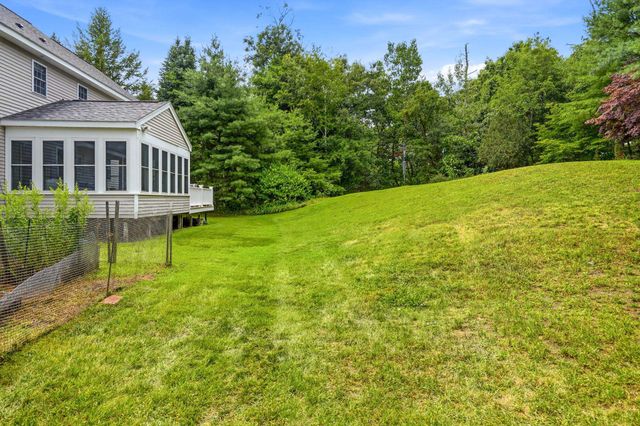 14 Sweet William Circle, Nashua, NH 03062