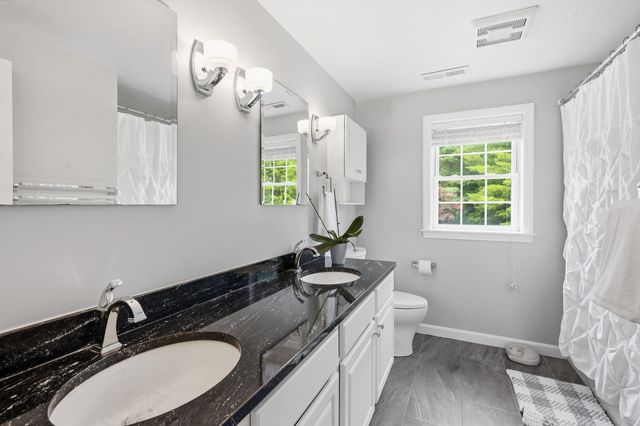 14 Sweet William Circle, Nashua, NH 03062