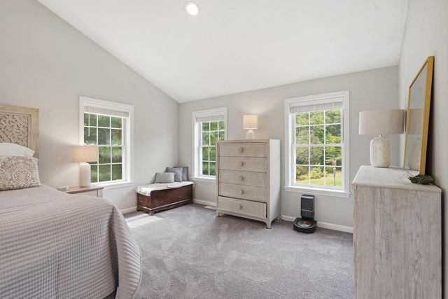 14 Sweet William Circle, Nashua, NH 03062