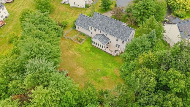14 Sweet William Circle, Nashua, NH 03062