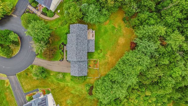 14 Sweet William Circle, Nashua, NH 03062