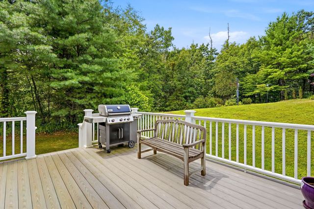 14 Sweet William Circle, Nashua, NH 03062