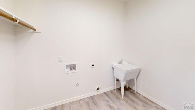 914 S Greenway Ave, Pueblo West, CO 81007