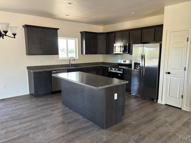 914 S Greenway Ave, Pueblo West, CO 81007