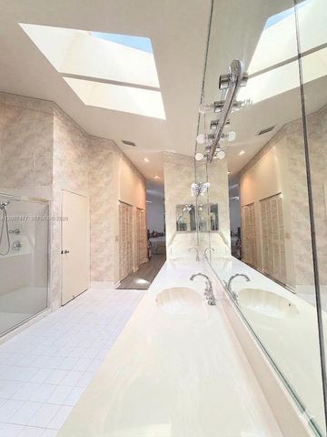 1510 W Lacosta Dr W, Pembroke Pines, FL 33027