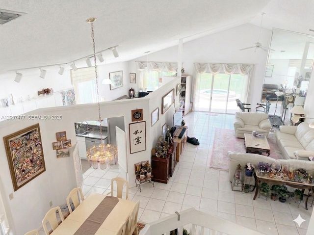 1510 W Lacosta Dr W, Pembroke Pines, FL 33027