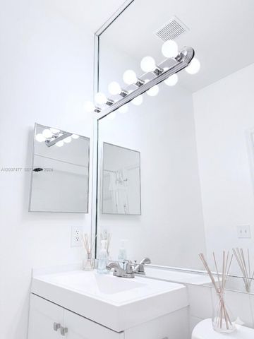 1510 W Lacosta Dr W, Pembroke Pines, FL 33027