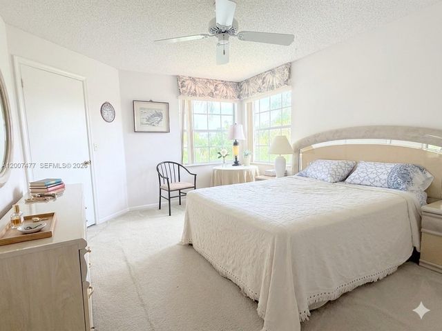 1510 W Lacosta Dr W, Pembroke Pines, FL 33027