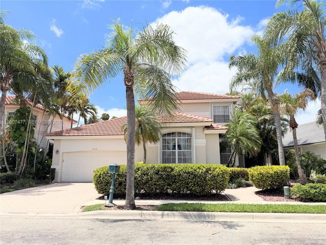 1510 W Lacosta Dr W, Pembroke Pines, FL 33027