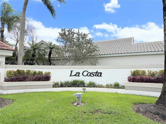 1510 W Lacosta Dr W, Pembroke Pines, FL 33027