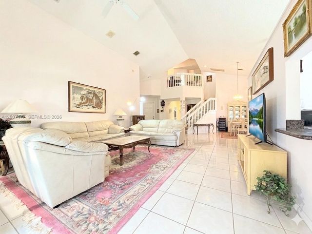 1510 W Lacosta Dr W, Pembroke Pines, FL 33027