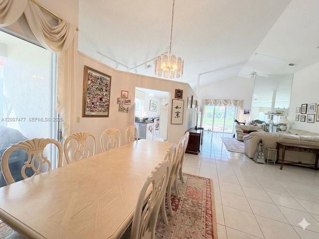 1510 W Lacosta Dr W, Pembroke Pines, FL 33027