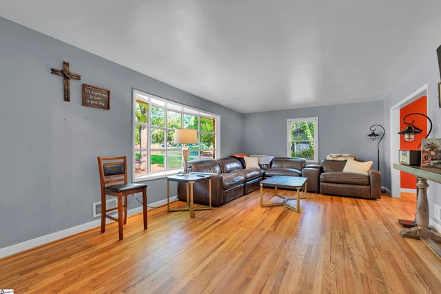 2209 Edgefield Road, Spartanburg, SC 29307