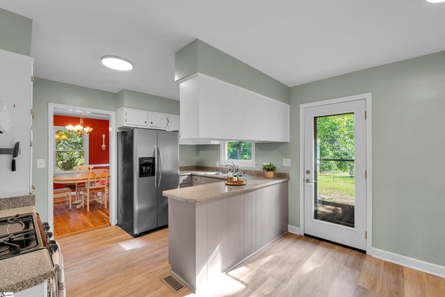 2209 Edgefield Road, Spartanburg, SC 29307