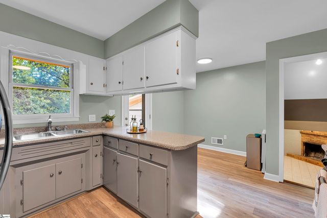 2209 Edgefield Road, Spartanburg, SC 29307