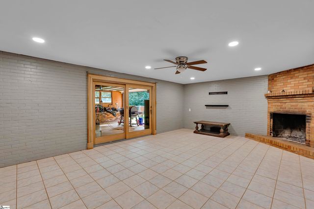 2209 Edgefield Road, Spartanburg, SC 29307