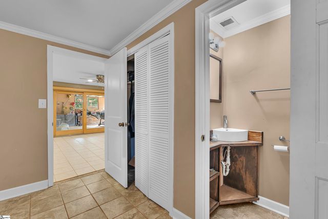 2209 Edgefield Road, Spartanburg, SC 29307