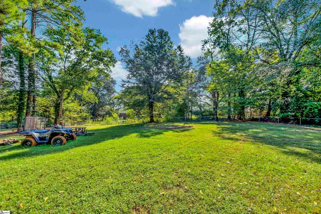 2209 Edgefield Road, Spartanburg, SC 29307