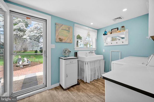1523 VILLAGE RD, Strasburg, PA 17579