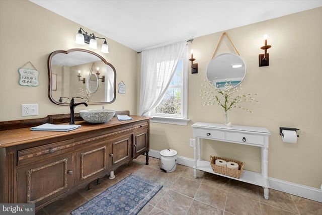 1523 VILLAGE RD, Strasburg, PA 17579
