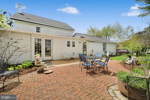 1523 VILLAGE RD, Strasburg, PA 17579
