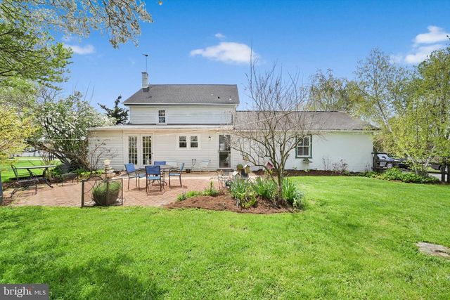 1523 VILLAGE RD, Strasburg, PA 17579