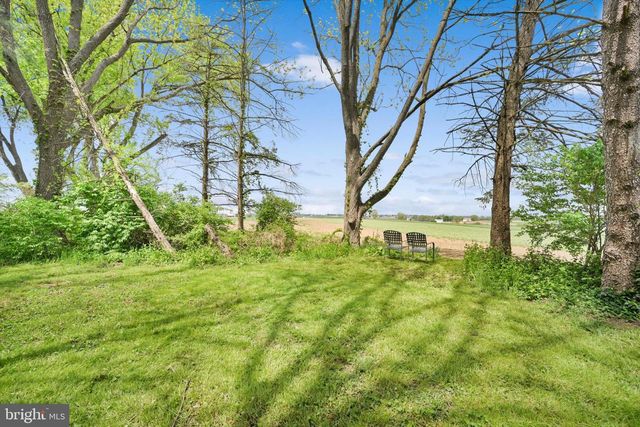 1523 VILLAGE RD, Strasburg, PA 17579