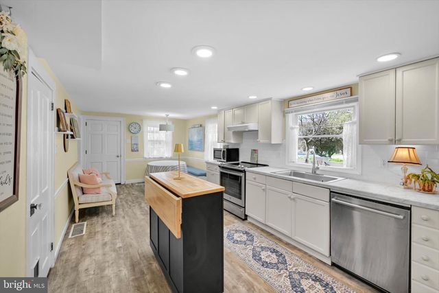 1523 VILLAGE RD, Strasburg, PA 17579
