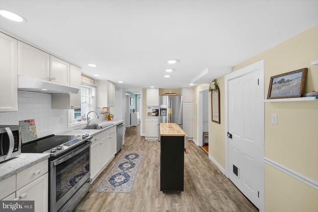 1523 VILLAGE RD, Strasburg, PA 17579