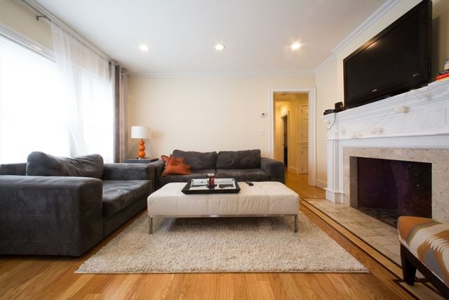 35-37 Beaconsfield Rd. 1, Brookline, MA 02445