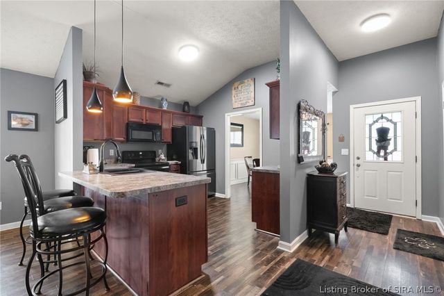 3657 Kerry Ann Way, Jeffersonville, IN 47130