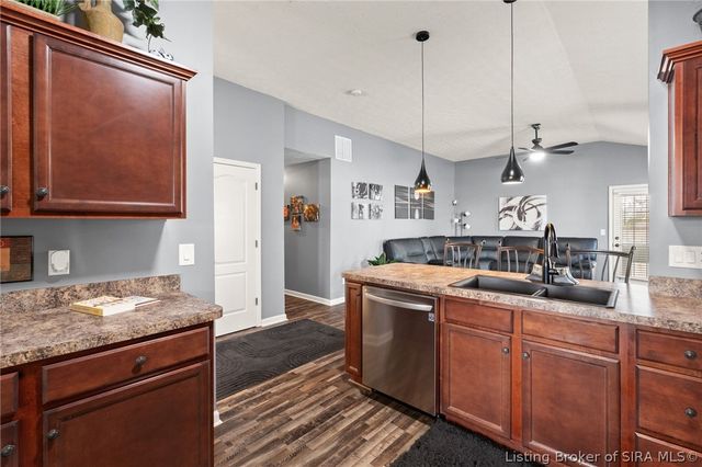 3657 Kerry Ann Way, Jeffersonville, IN 47130