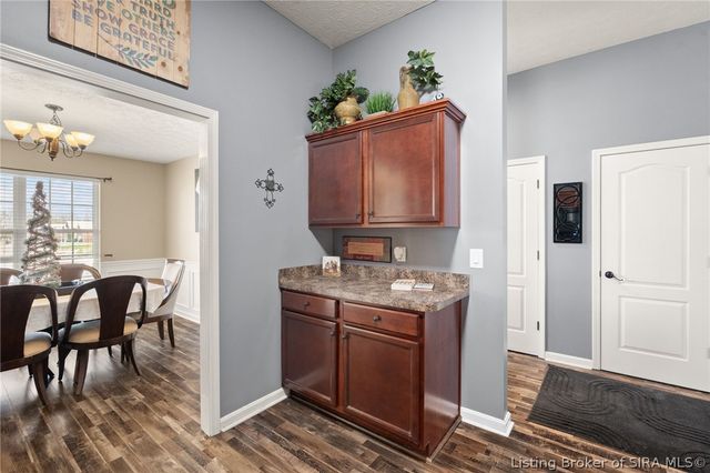 3657 Kerry Ann Way, Jeffersonville, IN 47130