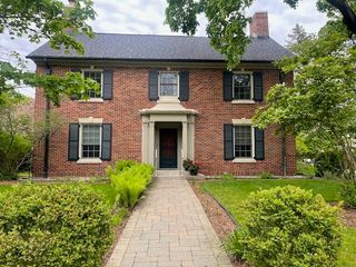 2203 Sheffield Drive, Kalamazoo City, MI 49008