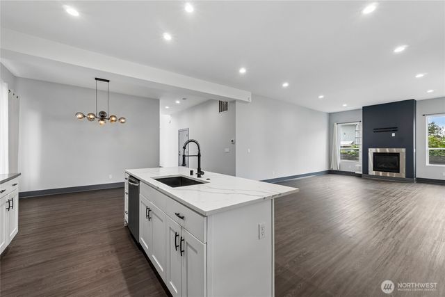 121 Palisades Place, Pacific, WA 98047