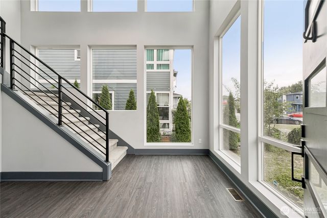 121 Palisades Place, Pacific, WA 98047