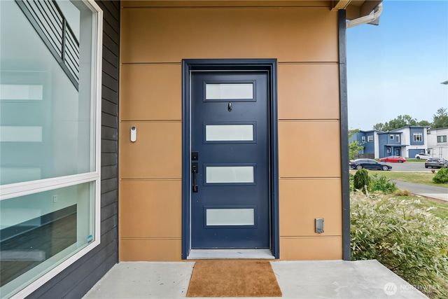 121 Palisades Place, Pacific, WA 98047