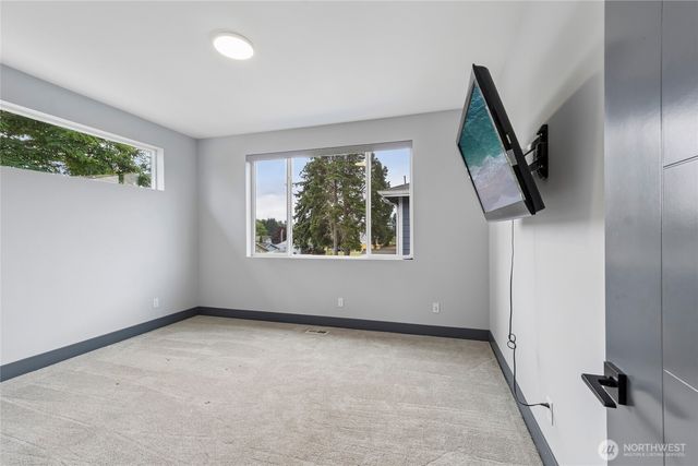121 Palisades Place, Pacific, WA 98047