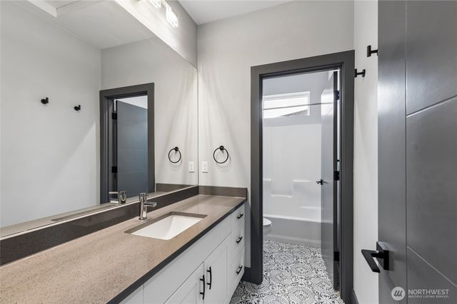 121 Palisades Place, Pacific, WA 98047