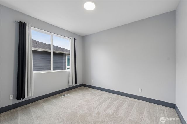 121 Palisades Place, Pacific, WA 98047