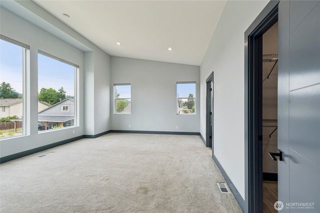121 Palisades Place, Pacific, WA 98047