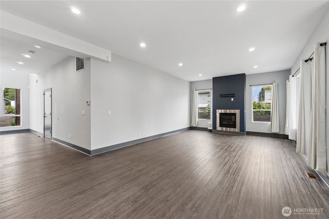 121 Palisades Place, Pacific, WA 98047