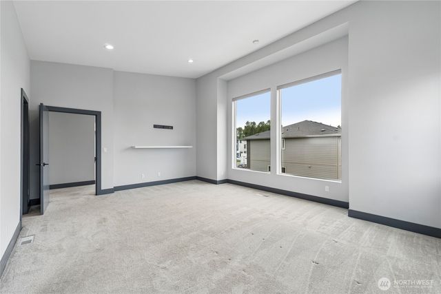 121 Palisades Place, Pacific, WA 98047