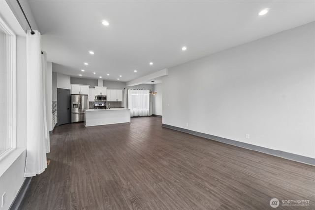 121 Palisades Place, Pacific, WA 98047