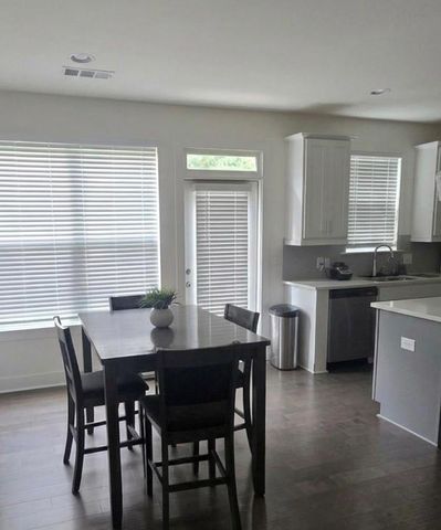 79 Auburn Valley Way, Auburn, GA 30011