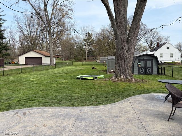 4300 Broadway Avenue NE, Louisville, OH 44641